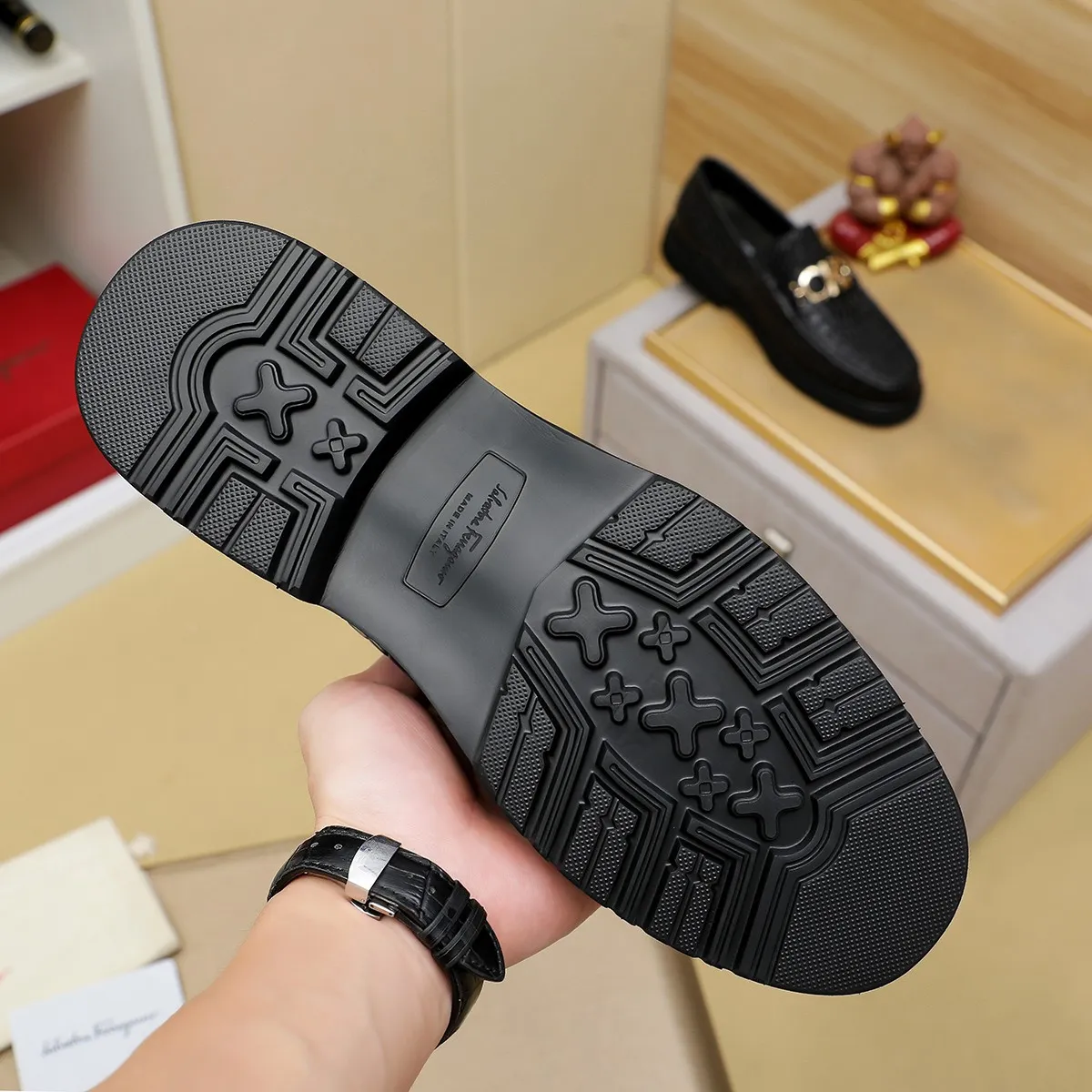 Men's shoes 💰500 Ferragamo [Ferragamo] top imported suit men's shoes 💯Original copy of the official website, product materials: selected imported embossed calfskin + luxury hardware buckle accessories ~ imported water-dyed cow 🐂 leather lining. Strong three-dimensional visual effect, original combination outsole, multiple colors available😘 Size: 38-44 (.45.46.4. Customized)